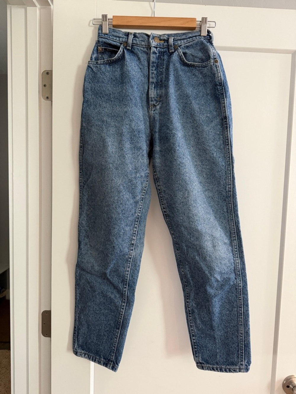 Lee High-Rise Straight Leg Jeans in Medium Blue Wash